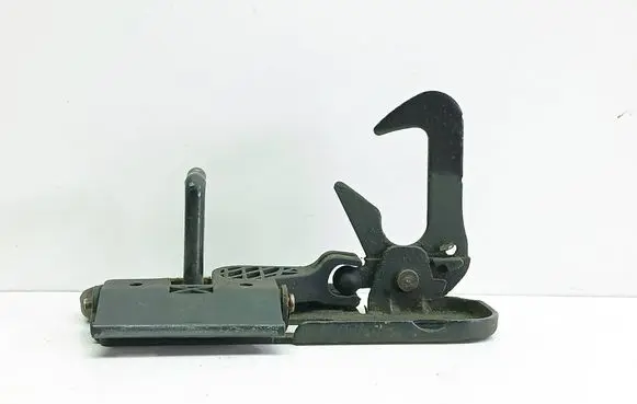 Volkswagen PASSAT B6 Engine bonnet/hood lock/latch loop/hook 