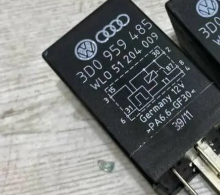 Audi A8 S8 D3 4E Other relay 3b0035731