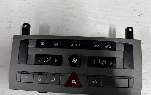Citroen C5 Climate control unit 96573328