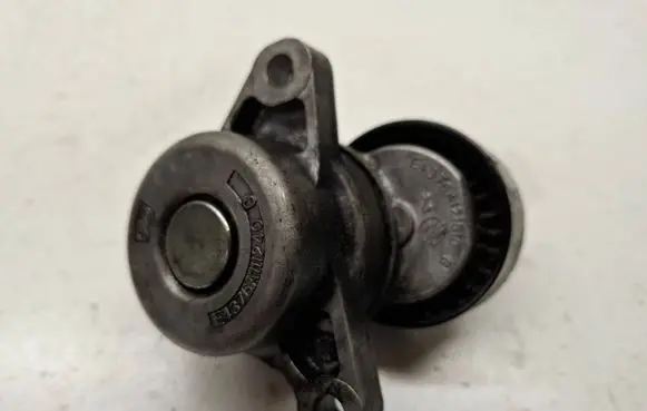 Mercedes-Benz SL AMG R231 Generator/alternator belt tensioner 2762000370 A2762000370