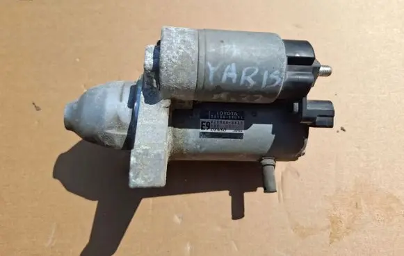Toyota Yaris Starter motor 0Y091
