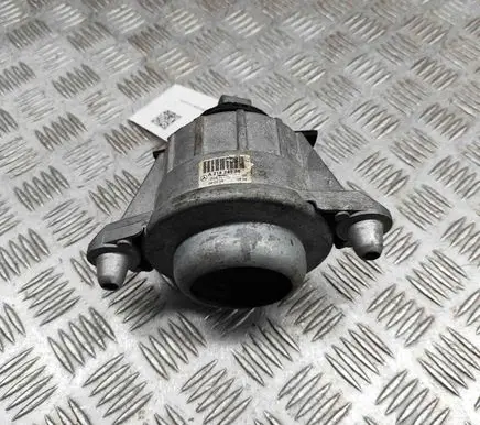 Mercedes-Benz CLS C218 X218 Engine mount bracket A2182400817