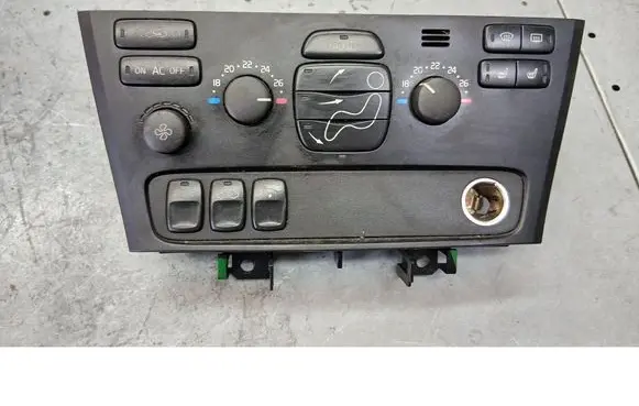 Volvo V70 Air conditioning/heating control unit 8691876