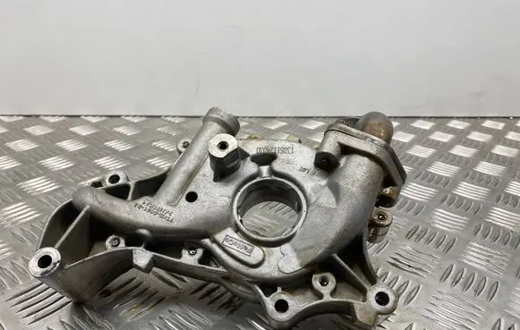 Lincoln MKZ II Oil pump 7T4E6621BA