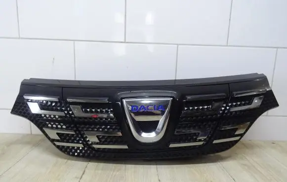 Dacia Sandero Front bumper upper radiator grill 623105273R