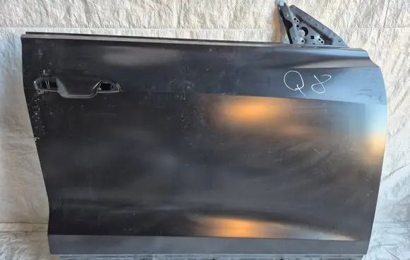 Audi Q8 Front door 4M8831052C