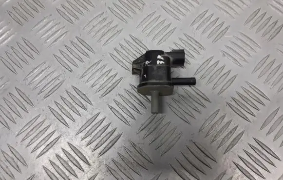 Toyota Auris 150 Valve vacuum 90910-1C002