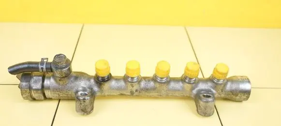 Mazda 6 Fuel line pipe SH01