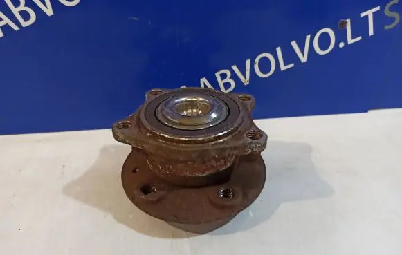 Volvo V70 Rear wheel hub 9173872