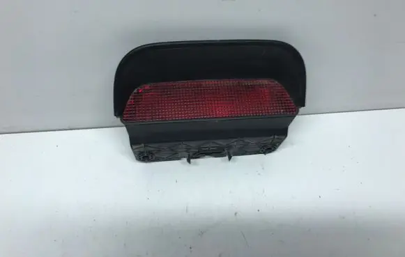 Honda CR-V Third/center stoplight P6939