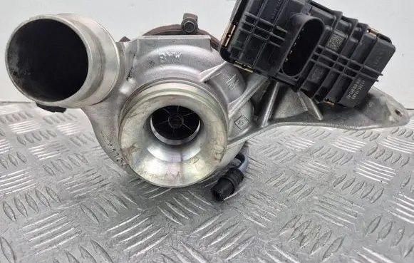 BMW 5 F10 F11 Turbo 851246405E 11011400578 TE035HL60S