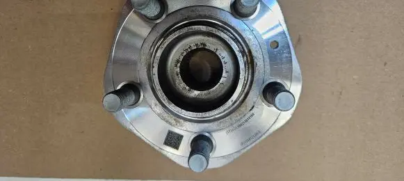 Tesla Model 3 Front wheel hub 104412100E