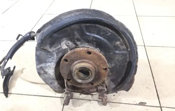 Audi A4 S4 B7 8E 8H Rear wheel hub spindle/knuckle 