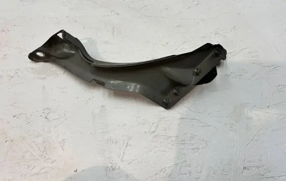 Audi A6 S6 C7 4G Fender mounting bracket 4G0805816