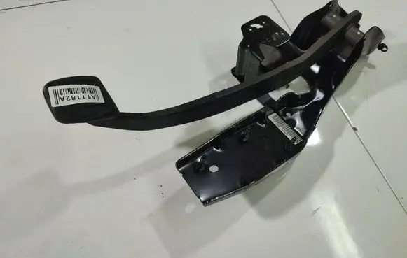 Ford Mondeo MK IV Brake pedal 7G9N2D094NB