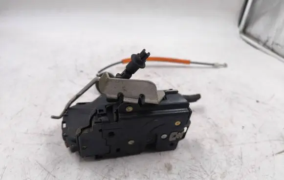Audi A4 S4 B6 8E 8H Rear door lock 8E0839016C