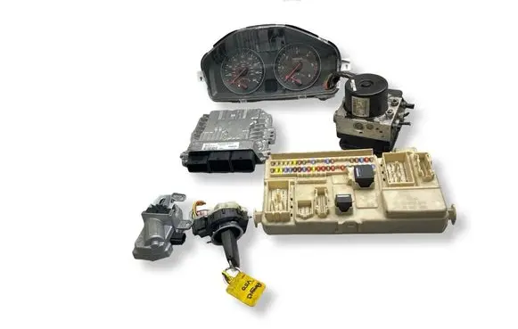Volvo V50 Engine ECU kit and lock set S1D807EV0 36001648 S180134350A