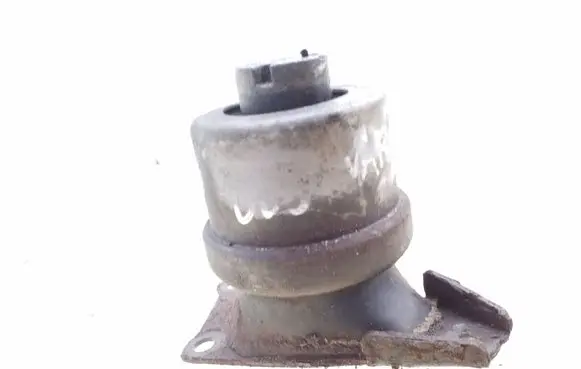Volkswagen Transporter - Caravelle T5 Engine mount bracket