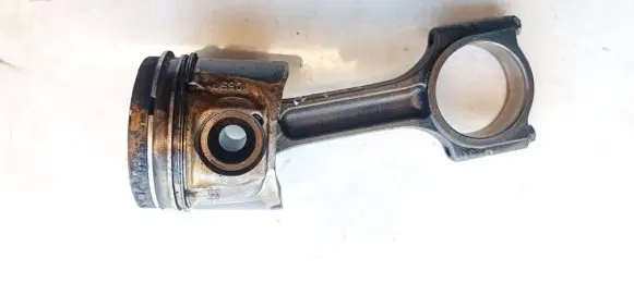 Renault Laguna III Piston 10653