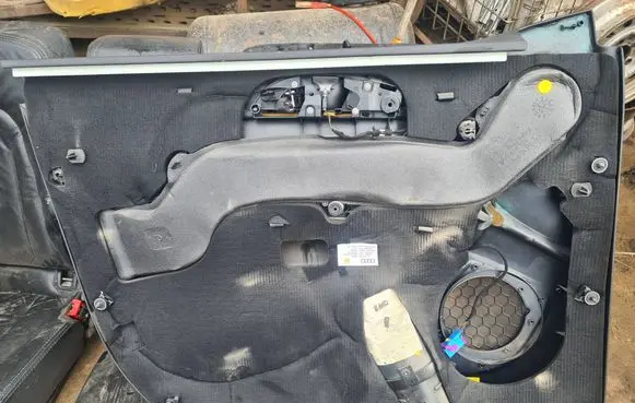Audi Q7 4L Front door card panel trim 