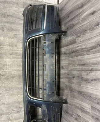Volkswagen Golf V Front bumper 1K0807221