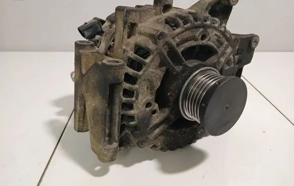 Mercedes-Benz C W204 Generator/alternator 0121715029 A0131549002