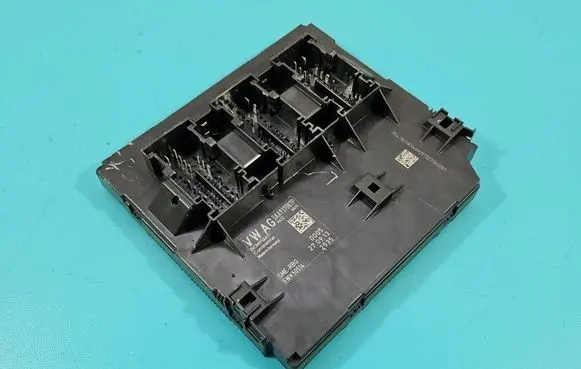Volkswagen PASSAT B7 Central body control module 3AA937087P IMPRK1593564