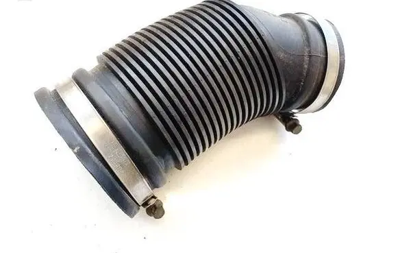 Opel Zafira B Air intake hose/pipe 55355563