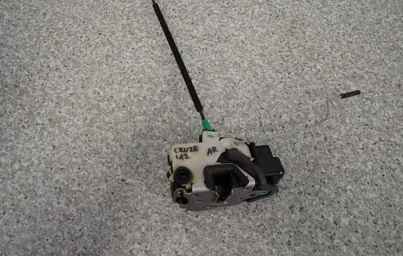 Chevrolet Cruze Rear door lock