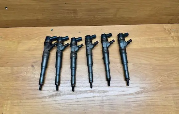 BMW 5 E60 E61 Fuel injector 0445110209 7794435