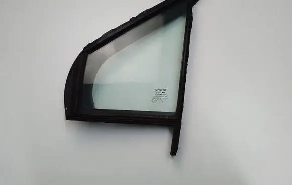 Toyota Yaris Front door vent window glass four-door 682160D050