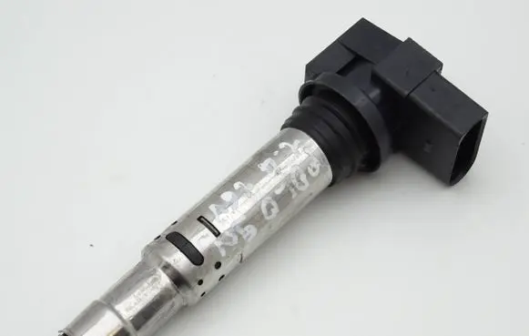 Volkswagen Polo IV 9N3 High voltage ignition coil U5002 U5002336N R0401S0400