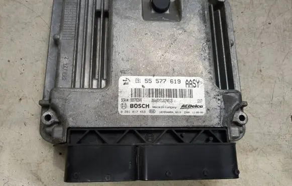 Opel Astra H Engine control unit/module 55577619 55575349 0281017453