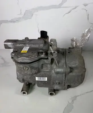 Toyota Auris E180 Air conditioning (A/C) compressor (pump) 0422001330