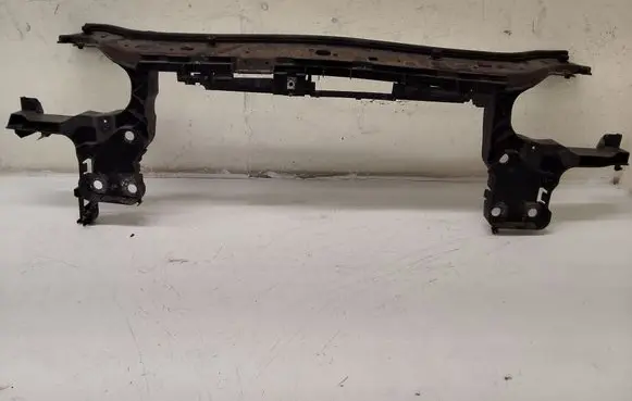 Renault Megane II Radiator support slam panel 8200137495