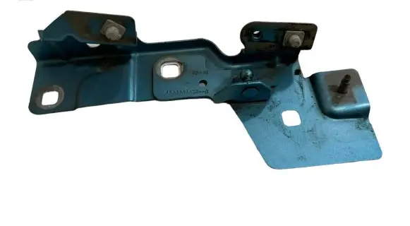 Renault Zoe Fender mounting bracket 654833942R