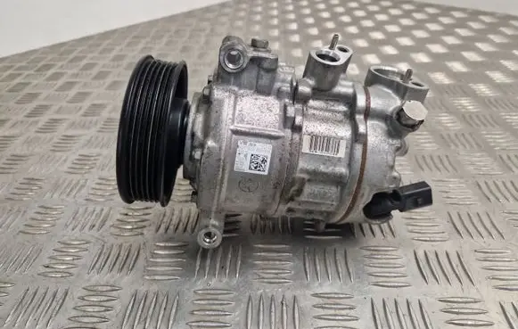 Volkswagen Golf VII Air conditioning (A/C) compressor (pump) 5Q0820803