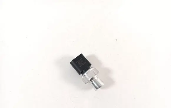 Volkswagen T-Roc Air conditioning (A/C) pressure sensor 5Q0959126B