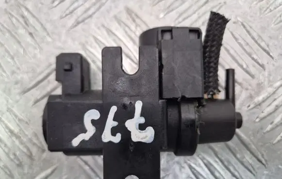 BMW 5 F10 F11 Turbo solenoid valve 7626351