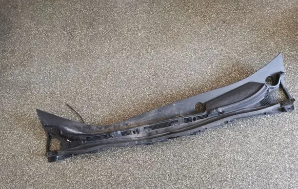 Nissan Leaf I (ZE0) Wiper trim 668623NL0A
