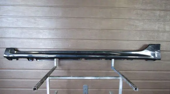 Front sill (body part)