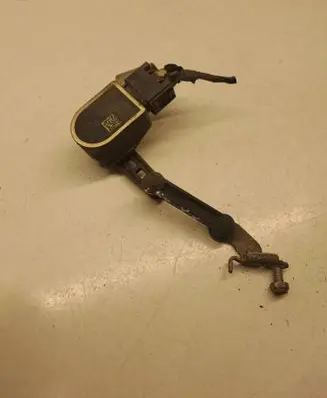 BMW 5 G30 G31 G38 Air suspension front height level sensor 6870000 25916010 ABE52152