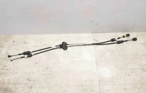 Volvo V40 Gear shift cable linkage 31367674