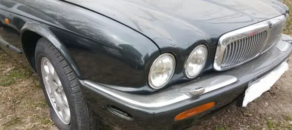 Under headlight/headlamp trim