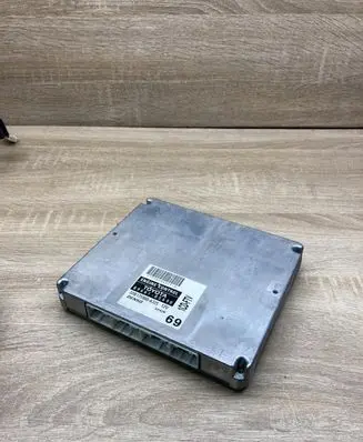Toyota Avensis T250 Engine control unit/module ECU 8966105690 MB1758006325