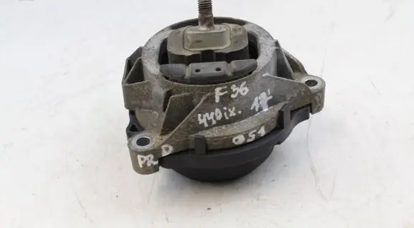 Engine mount bracket