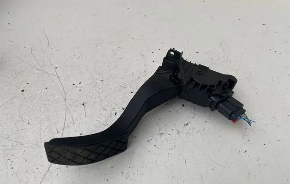 Volkswagen PASSAT B8 Accelerator throttle pedal 5Q1723503K