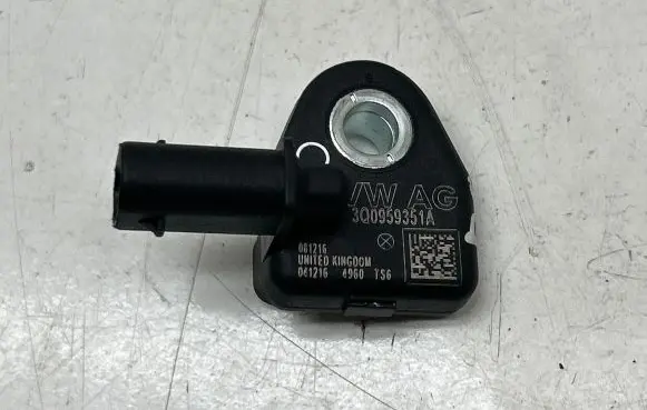 Volkswagen PASSAT B8 Airbag deployment crash/impact sensor 3Q0959351A 0612164960