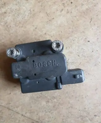 Audi 100 200 5000 C3 Fuel pressure regulator 2437020009
