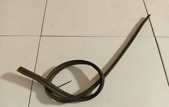 Ford Mondeo MK IV Engine compartment rubber 